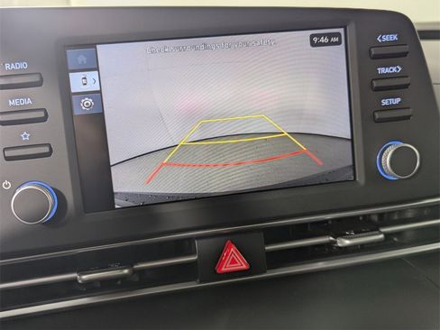 Certified 2025 Hyundai Elantra SE image 24