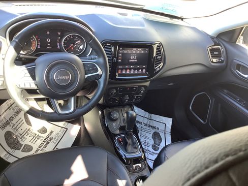 Used 2019 Jeep Compass Limited AWD/4WD image 10
