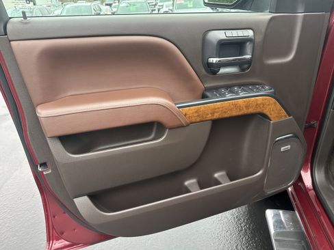 Used 2015 Chevrolet Silverado 1500 High Country w/ High Country Premium Package image 6
