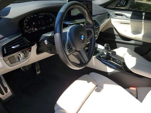 Used 2021 BMW M550i xDrive w/ Executive Package image 17