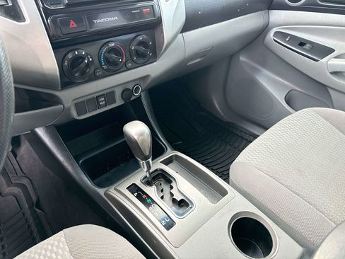 Used 2015 Toyota Tacoma PreRunner image 20