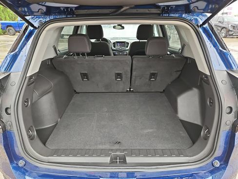 Used 2022 GMC Terrain SLE w/ Driver Convenience Package FWD image 11
