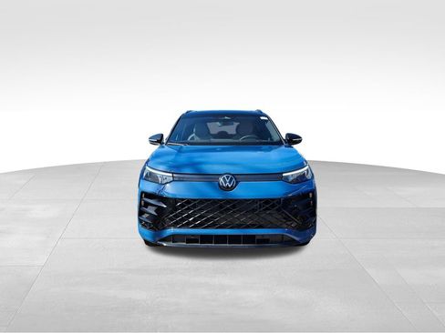 New 2026 Volkswagen Tiguan SE R-Line AWD/4WD image 2