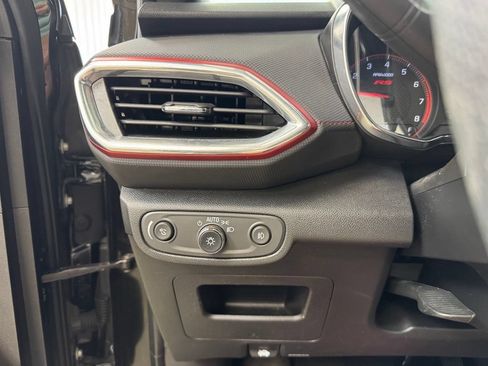 Used 2022 Chevrolet TrailBlazer RS w/ Convenience Package FWD image 34