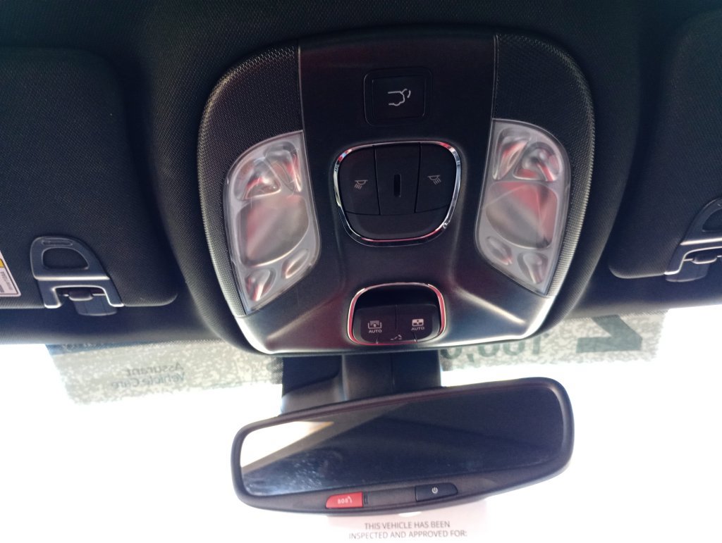 Used 2025 Jeep Compass Latitude w/ Sun & Sound Group AWD/4WD image 20
