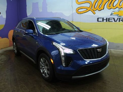 Used 2023 Cadillac XT4 Premium Luxury w/ Cold Weather Package AWD/4WD image 3