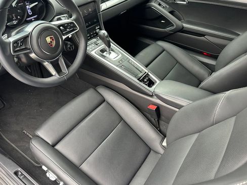 Used 2025 Porsche 718 Cayman image 11