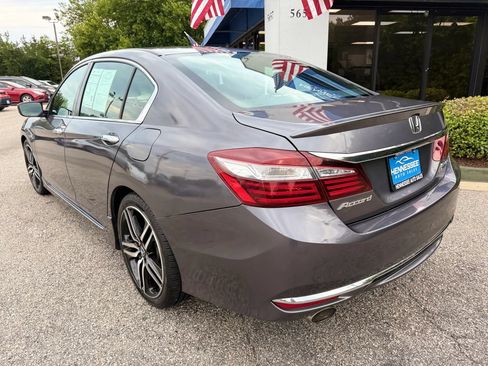 Used 2017 Honda Accord Sport Special Edition image 27