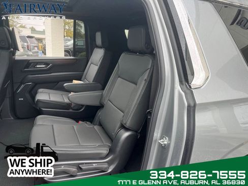 Used 2025 GMC Yukon XL Denali w/ Denali Reserve Package AWD/4WD image 11