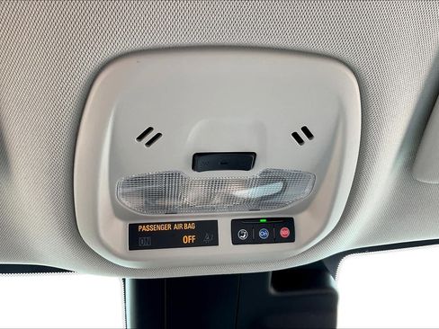 Used 2024 Chevrolet Trax LS w/ LS Convenience Package FWD image 32