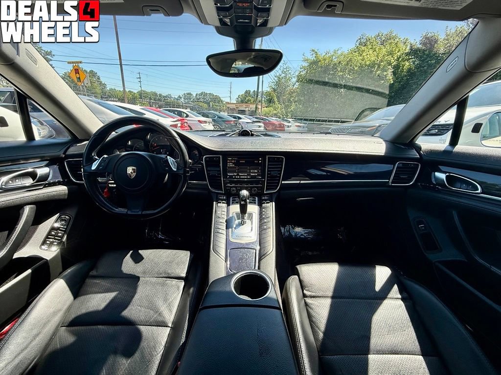 Used 2016 Porsche Panamera RWD image 17