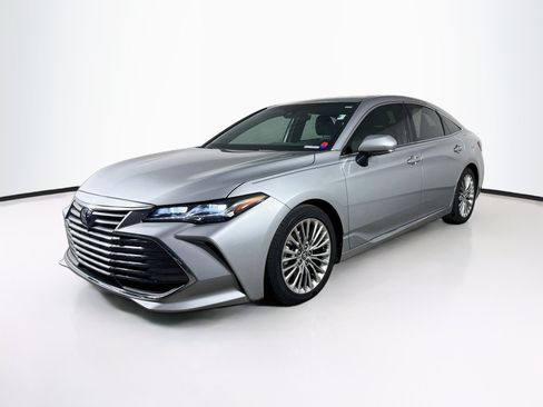 Used 2020 Toyota Avalon Limited w/ Advanced Safety Package FWD image 4