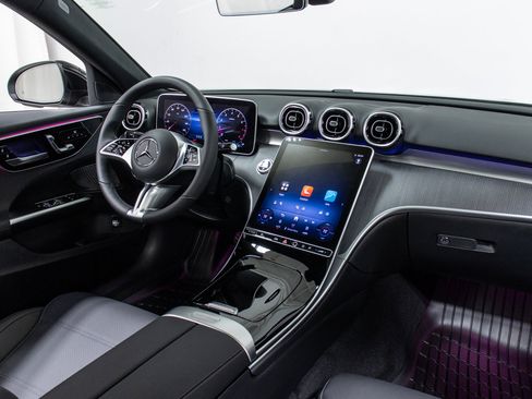 Used 2025 Mercedes-Benz C 300 4MATIC Sedan image 17