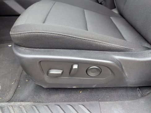 Used 2024 Chevrolet Colorado Trail Boss w/ Technology Package image 26