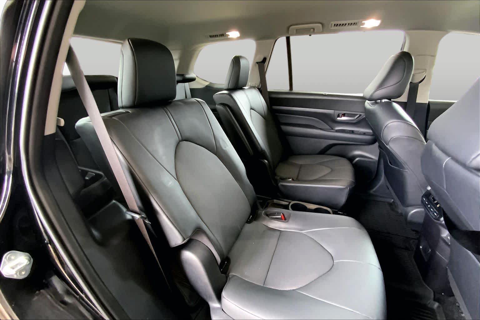 Used 2024 Toyota Grand Highlander FWD image 19