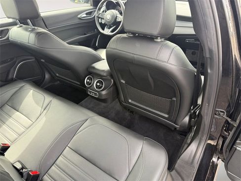 Used 2022 Alfa Romeo Giulia Veloce image 27
