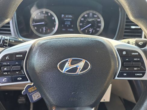 Used 2019 Hyundai Sonata SE w/ Cargo Package image 12