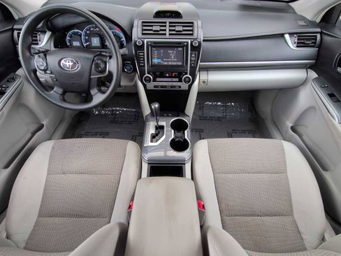 Used 2014 Toyota Camry LE image 15