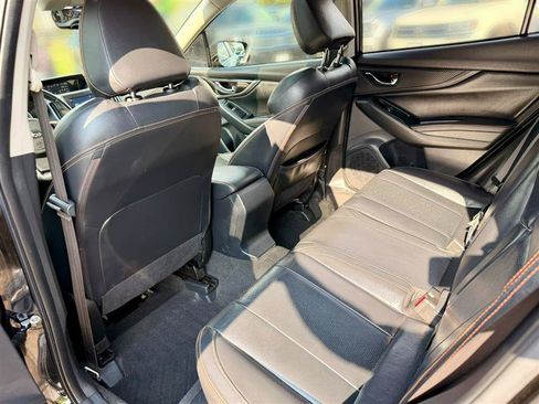 Used 2019 Subaru Crosstrek 2.0i Limited w/ Moonroof Package w/Navigation AWD/4WD image 9