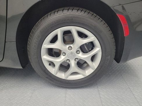 Used 2017 Chrysler Pacifica Touring-L Plus w/ Tire & Wheel Group FWD image 31