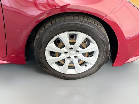 Used 2022 Toyota Corolla LE FWD image 31