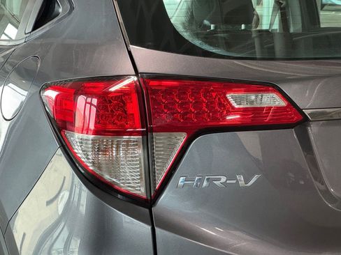 Used 2022 Honda HR-V LX image 9