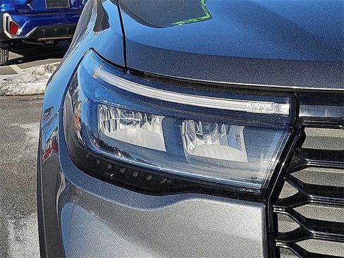 Used 2025 Ford Explorer ST image 9