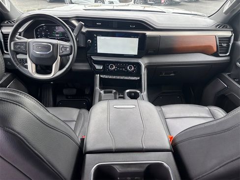 Certified 2024 GMC Sierra 2500 Denali w/ Denali Reserve Package image 28