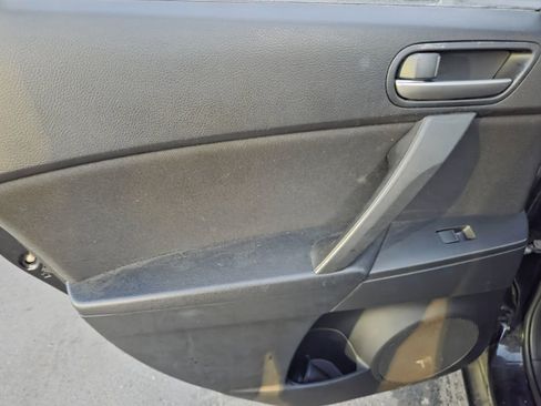 Used 2010 MAZDA MAZDA3 i Touring image 7