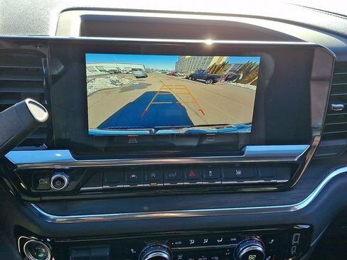 Certified 2025 GMC Sierra 1500 SLT image 18