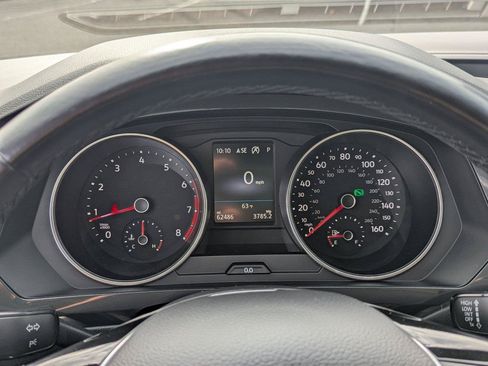 Used 2018 Volkswagen Tiguan SEL AWD/4WD image 14