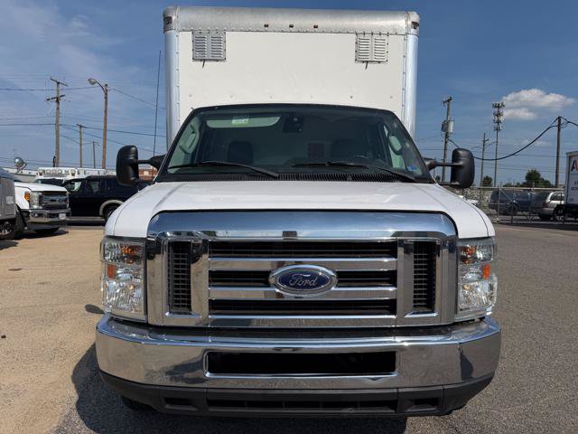 Used 2017 Ford E-450 and Econoline 450 Super Duty w/ Power Windows & Locks Group RWD image 2