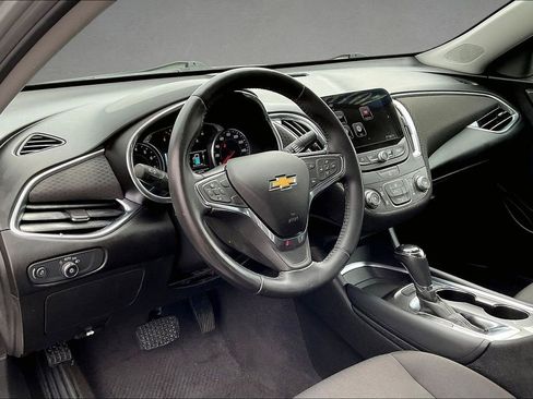 Used 2018 Chevrolet Malibu LT image 17