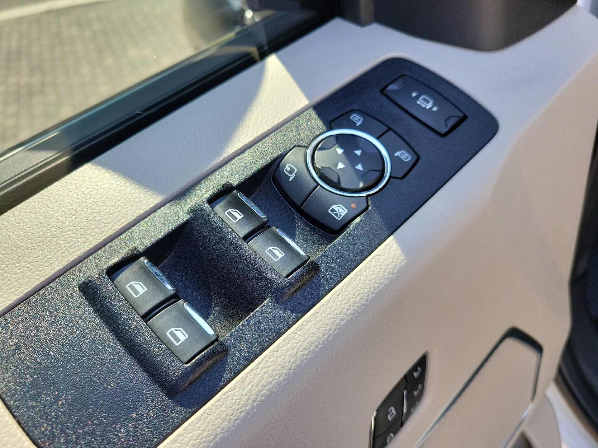 Used 2021 Ford F250 Limited AWD/4WD image 23