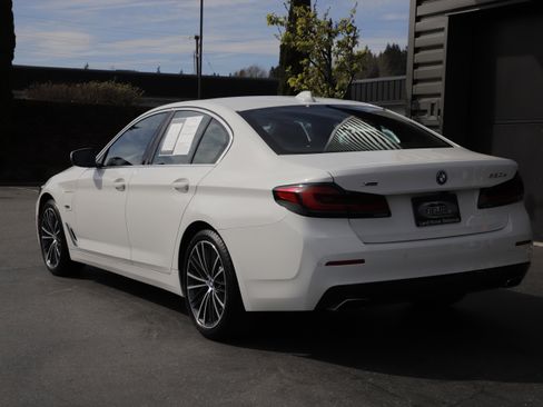 Used 2023 BMW 530e xDrive w/ Premium Package AWD/4WD image 6