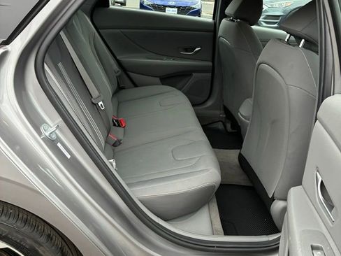 Used 2023 Hyundai Elantra SEL w/ Convenience Package image 19