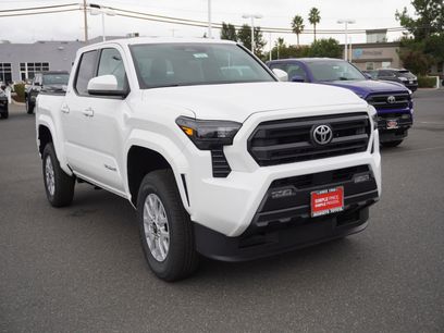 New 2025 Toyota Tacoma SR5
