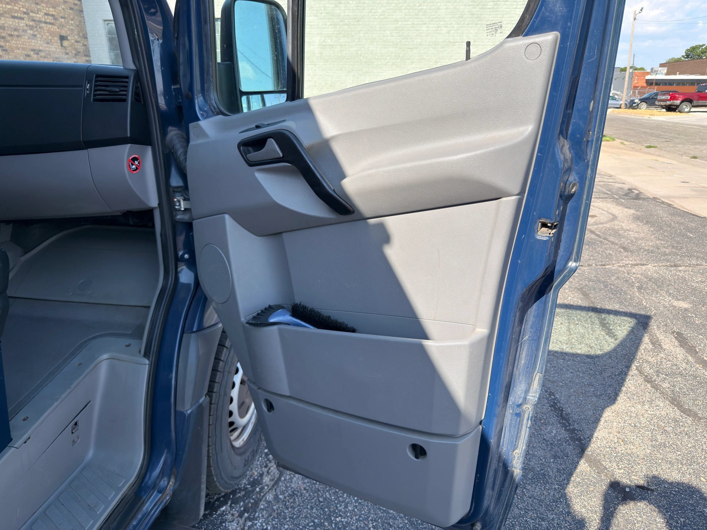 Used 2012 Mercedes-Benz Sprinter 2500 image 28