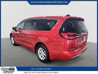 Used 2024 Chrysler Pacifica Touring-L