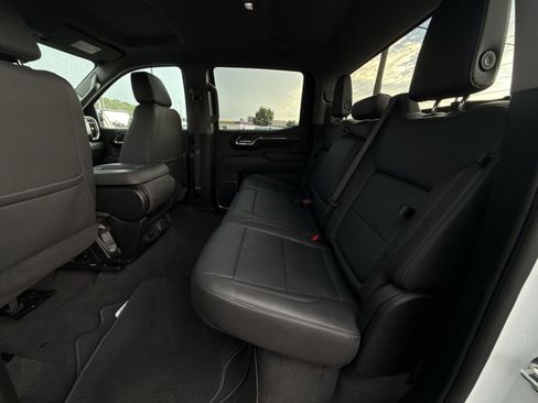 Used 2025 GMC Sierra 1500 SLT AWD/4WD image 24