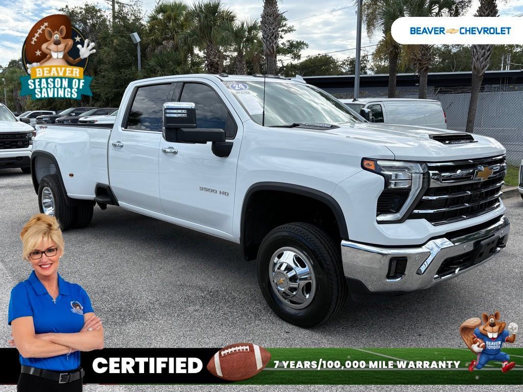 Used 2024 Chevrolet Silverado 3500 LTZ w/ LTZ Convenience Package AWD/4WD image 9