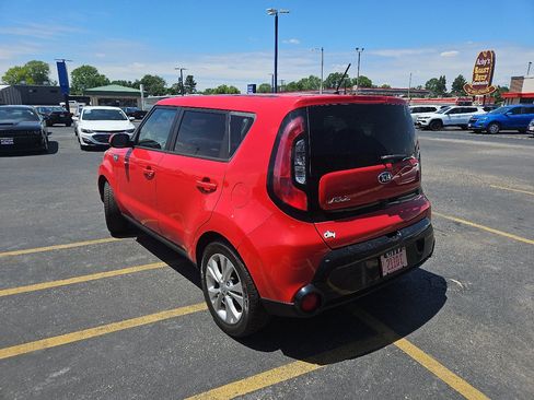 Used 2016 Kia Soul + image 3