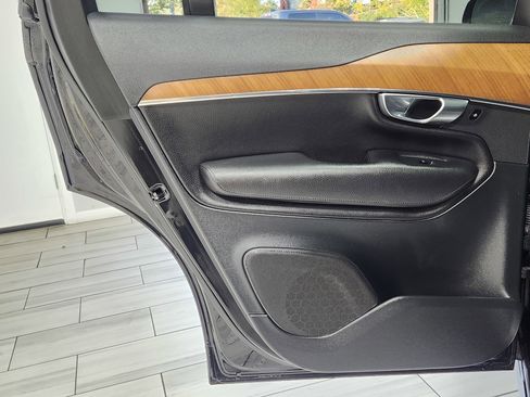 Used 2022 Volvo XC90 T8 Inscription Expression image 12