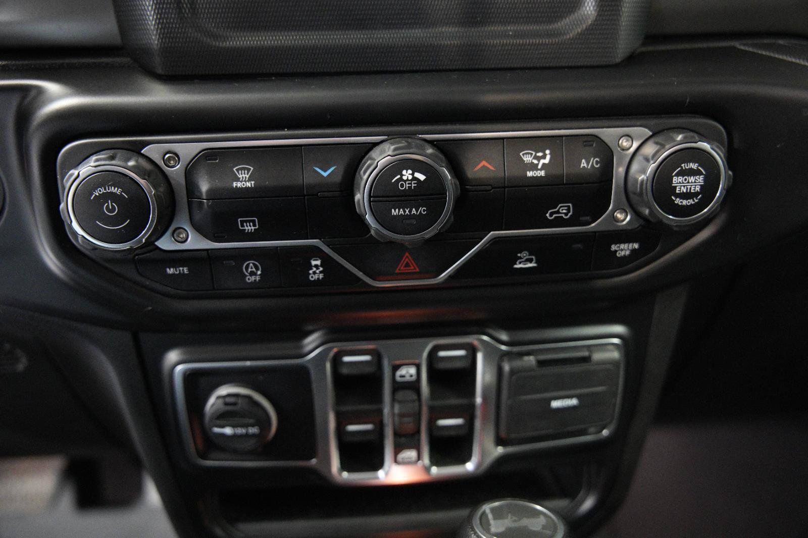 Used 2022 Jeep Wrangler Unlimited Sport AWD/4WD image 31