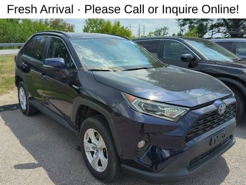 Used 2021 Toyota RAV4 XLE AWD/4WD image 1