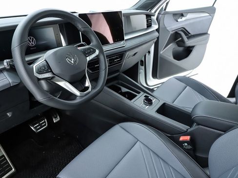 New 2026 Volkswagen Tiguan SE R-Line image 19