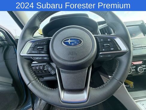 Used 2024 Subaru Forester Premium AWD/4WD image 17