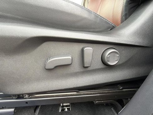 Used 2022 Subaru Forester Touring image 23