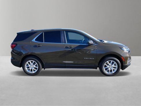 Used 2024 Chevrolet Equinox LT image 3