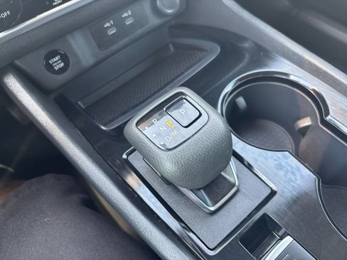 Used 2025 Nissan Rogue SV AWD/4WD image 43